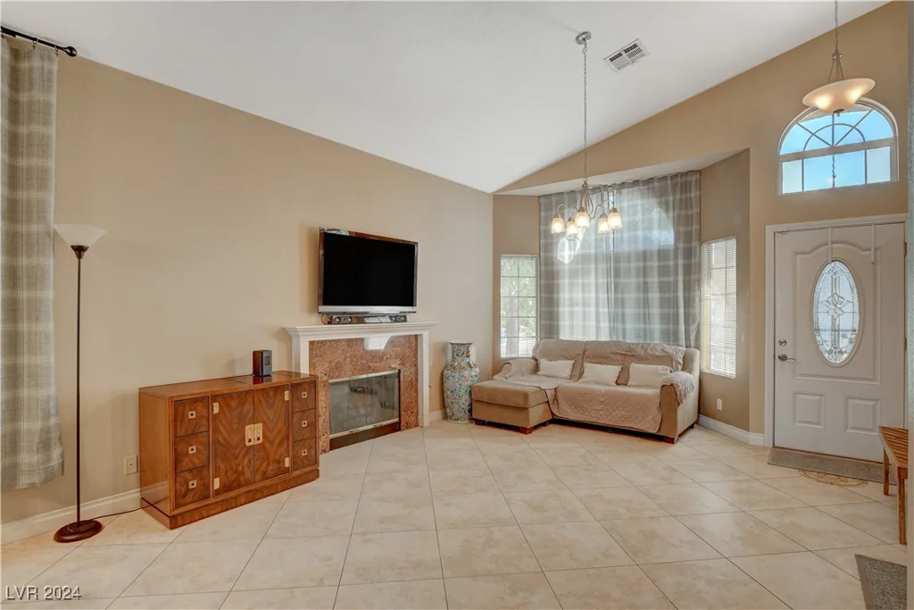 8104 Bay Springs, Las Vegas, NV 89128