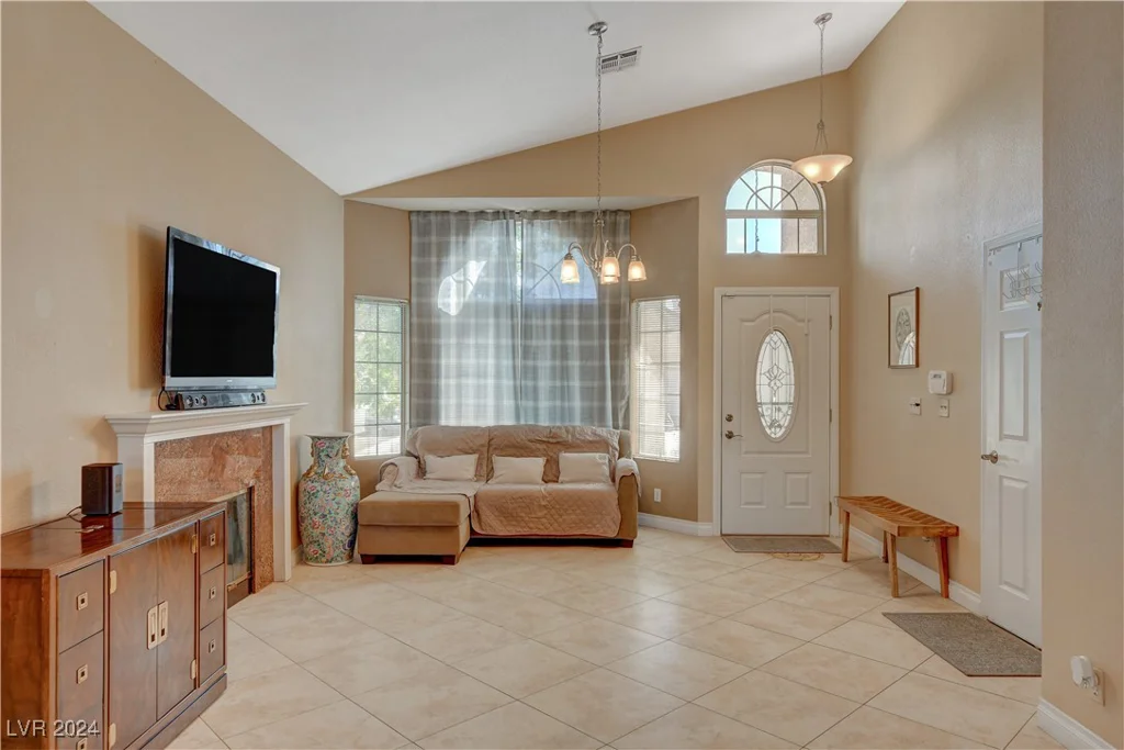 8104 Bay Springs, Las Vegas, NV 89128