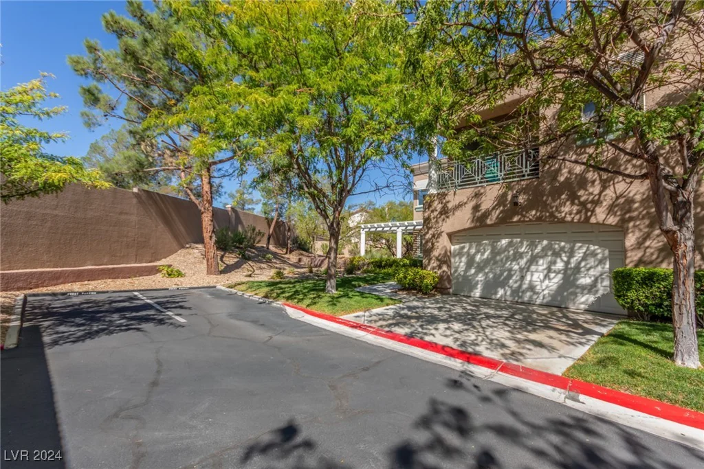 801 Dana Hills, Las Vegas, NV 89134
