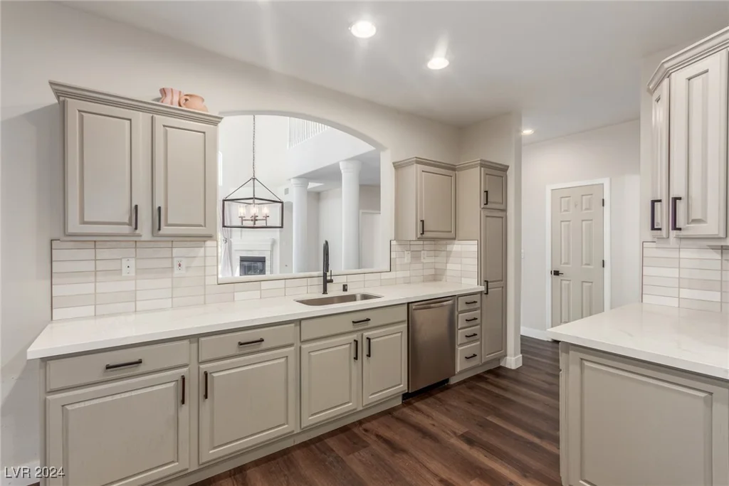 801 Dana Hills, Las Vegas, NV 89134