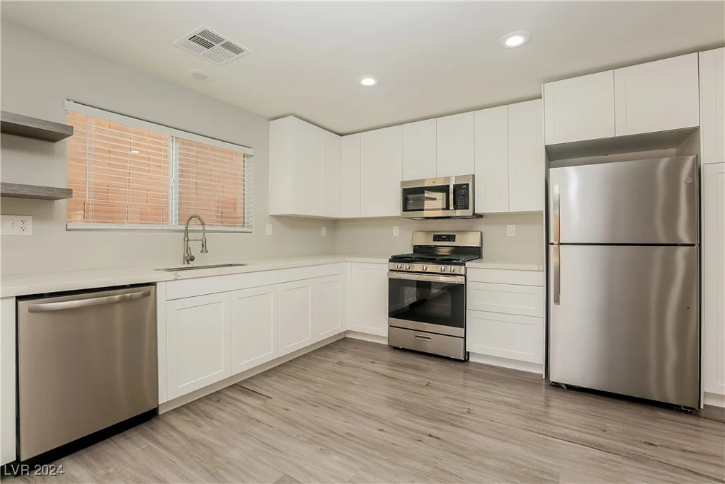 747 Shadwell, Las Vegas, NV 89178