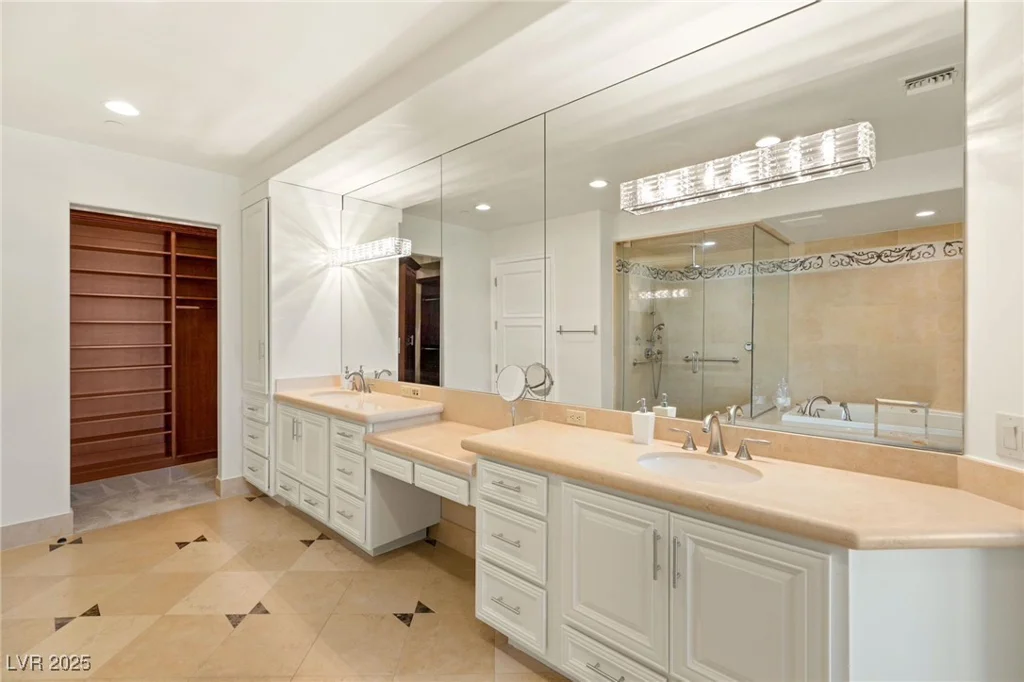 9101 Alta, Las Vegas, NV 89145