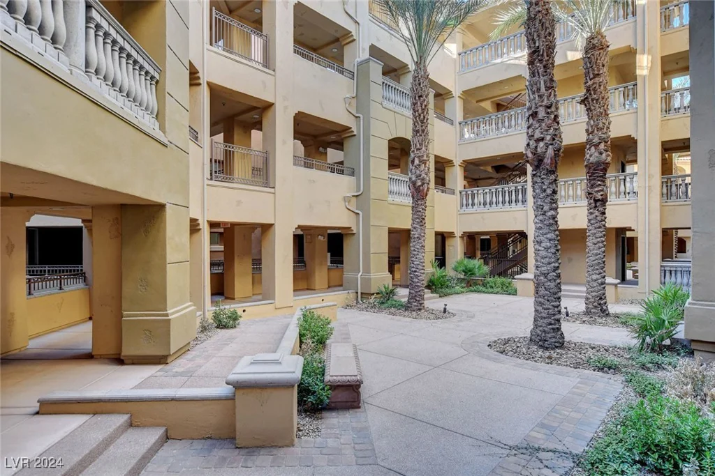 30 Via Mantova, Henderson, NV 89011