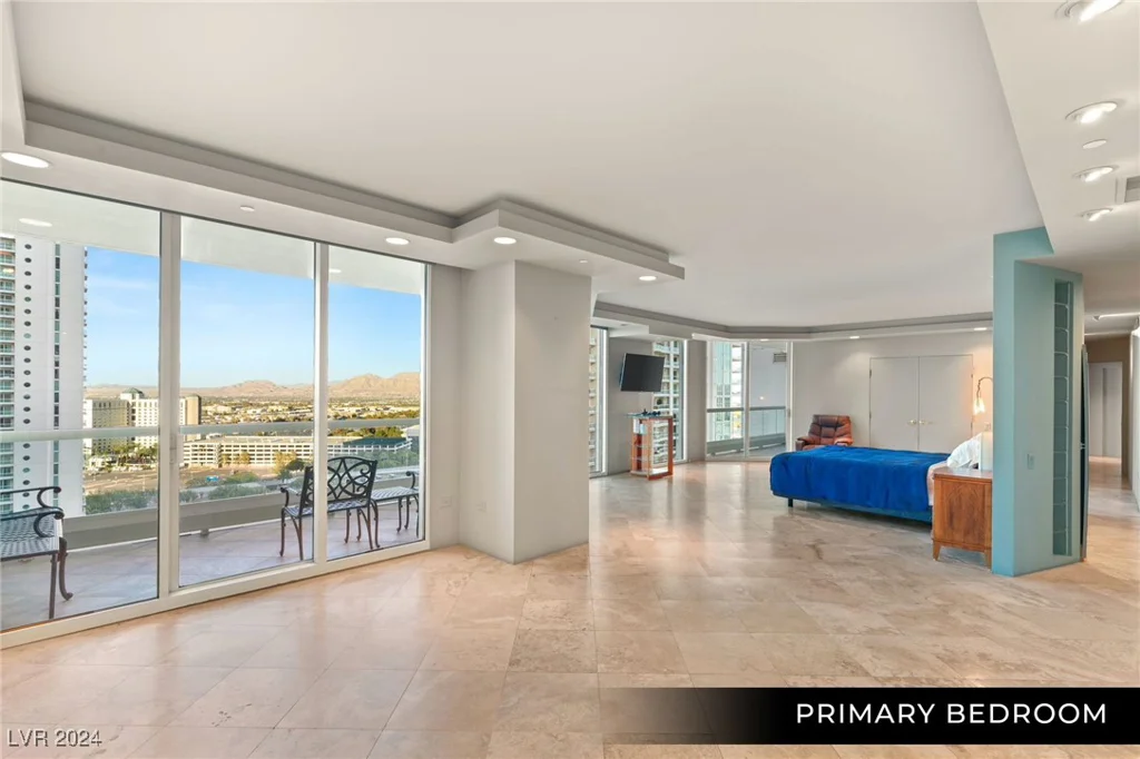 2877 Paradise, Las Vegas, NV 89109
