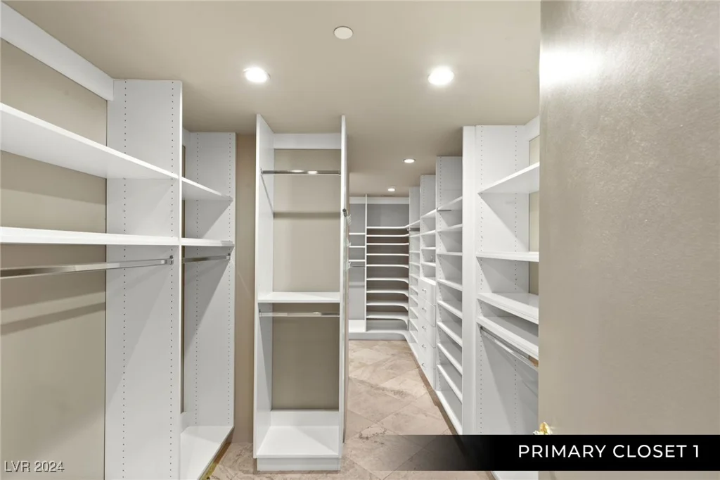 2877 Paradise, Las Vegas, NV 89109