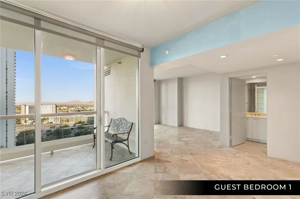 2877 Paradise, Las Vegas, NV 89109