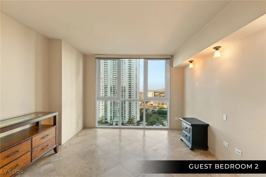 2877 Paradise, Las Vegas, NV 89109