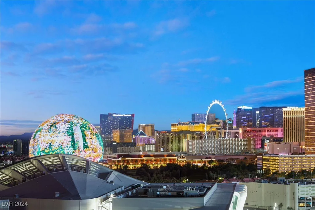 2877 Paradise, Las Vegas, NV 89109
