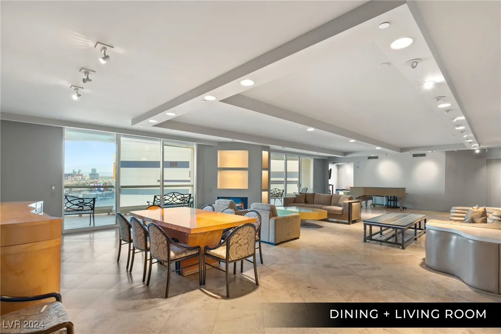 2877 Paradise, Las Vegas, NV 89109