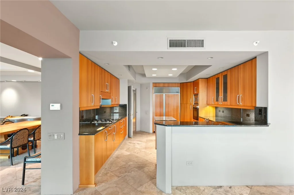 2877 Paradise, Las Vegas, NV 89109