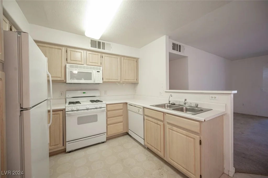 5710 Tropicana, Las Vegas, NV 89122