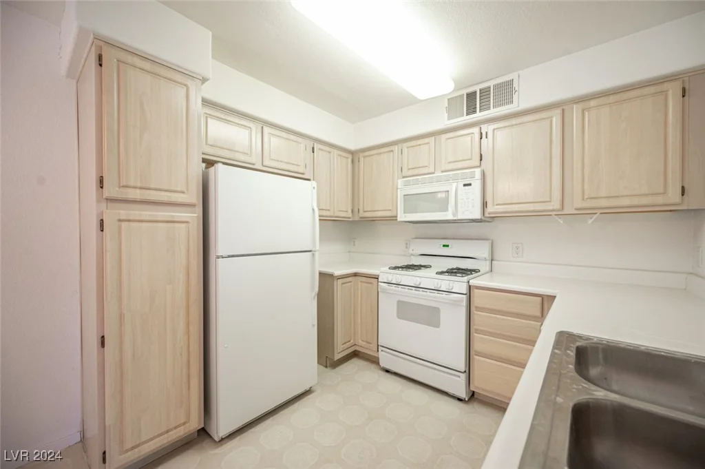 5710 Tropicana, Las Vegas, NV 89122