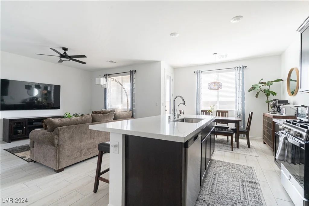 9662 Dalton Lake, Las Vegas, NV 89178