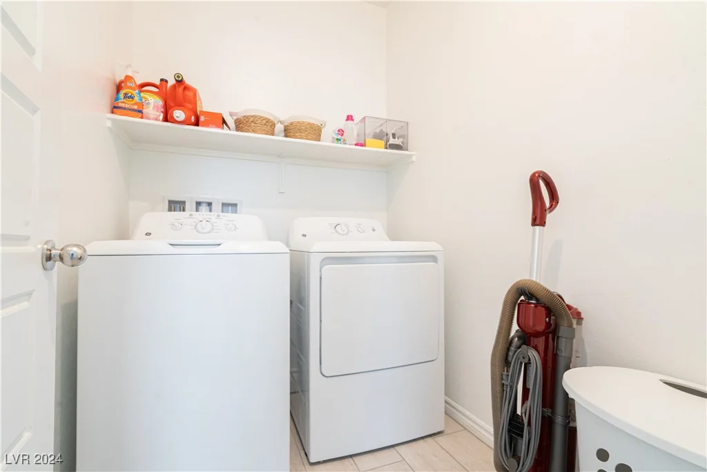 9662 Dalton Lake, Las Vegas, NV 89178