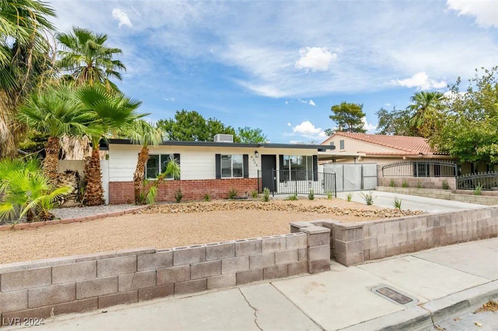 4324 Parkdale, Las Vegas, NV 89121