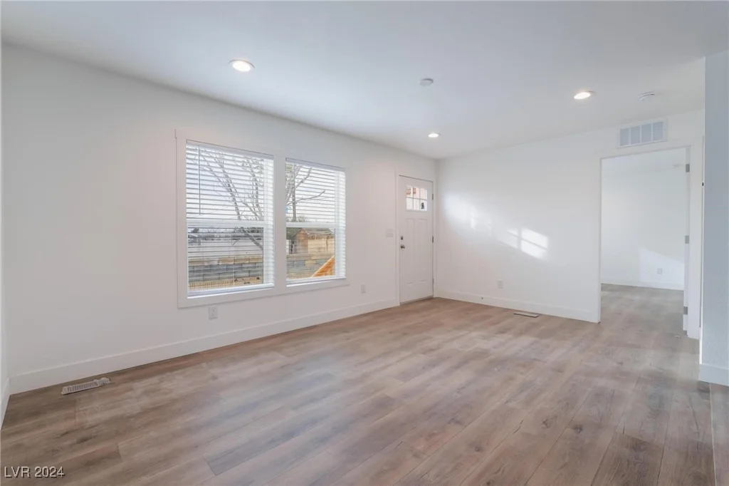 6250 Yellowstone, Las Vegas, NV 89156