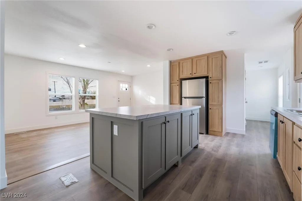 6250 Yellowstone, Las Vegas, NV 89156
