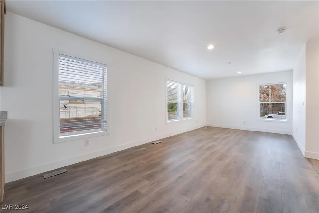 6250 Yellowstone, Las Vegas, NV 89156