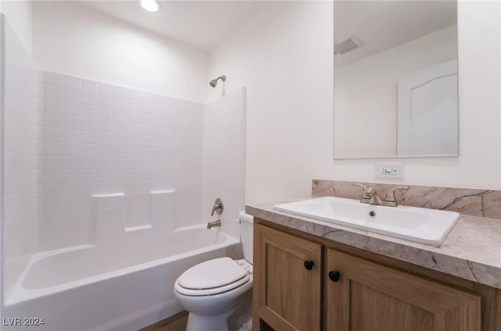 6250 Yellowstone, Las Vegas, NV 89156
