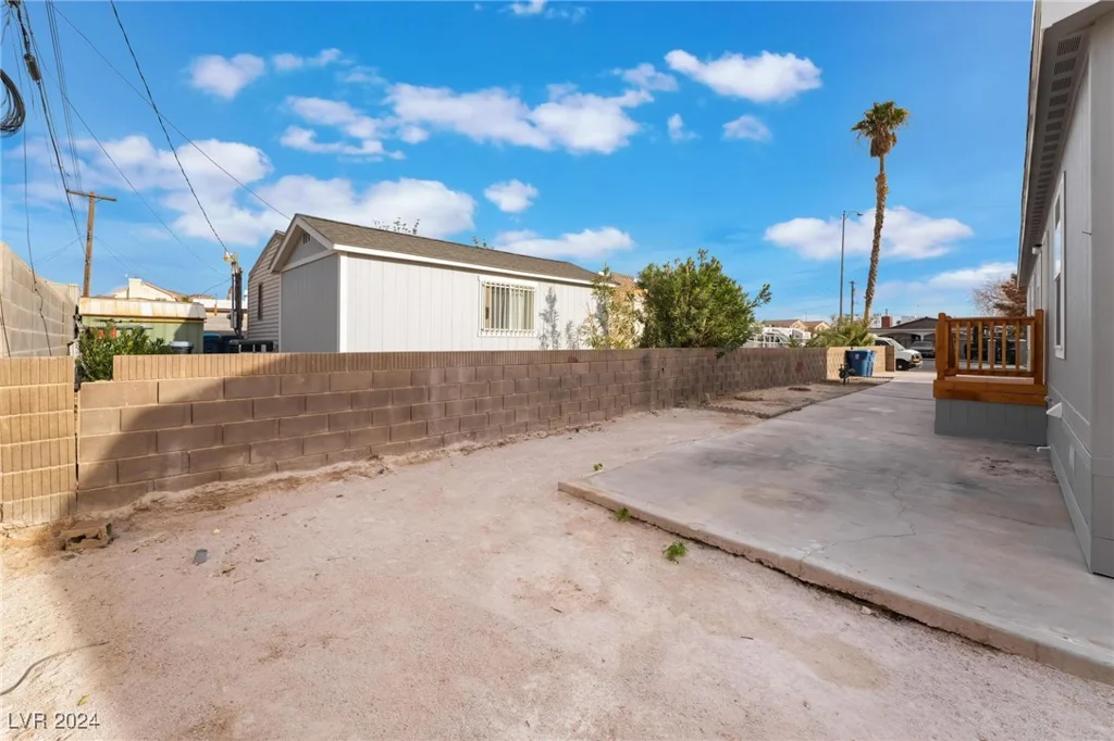 6250 Yellowstone, Las Vegas, NV 89156