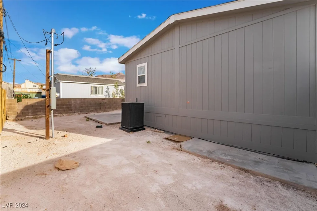 6250 Yellowstone, Las Vegas, NV 89156