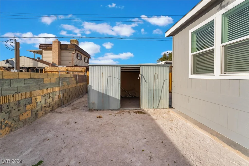 6250 Yellowstone, Las Vegas, NV 89156