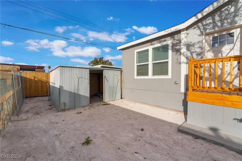 6250 Yellowstone, Las Vegas, NV 89156