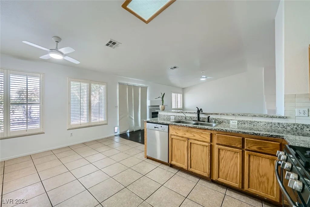 902 Noche De Paz, Henderson, NV 89015