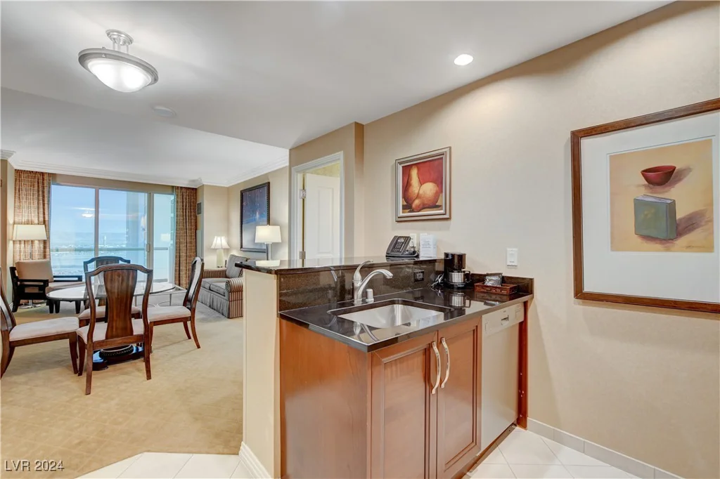 125 Harmon, Las Vegas, NV 89109