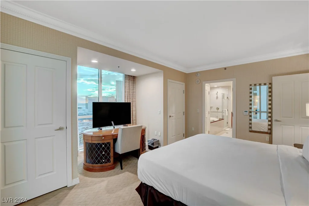 125 Harmon, Las Vegas, NV 89109