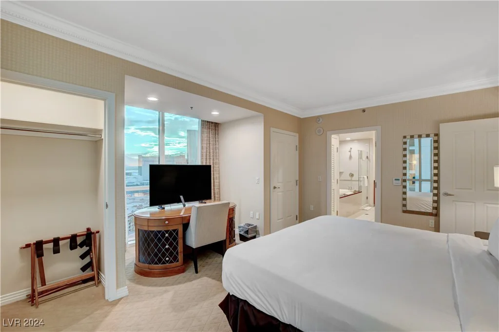 125 Harmon, Las Vegas, NV 89109