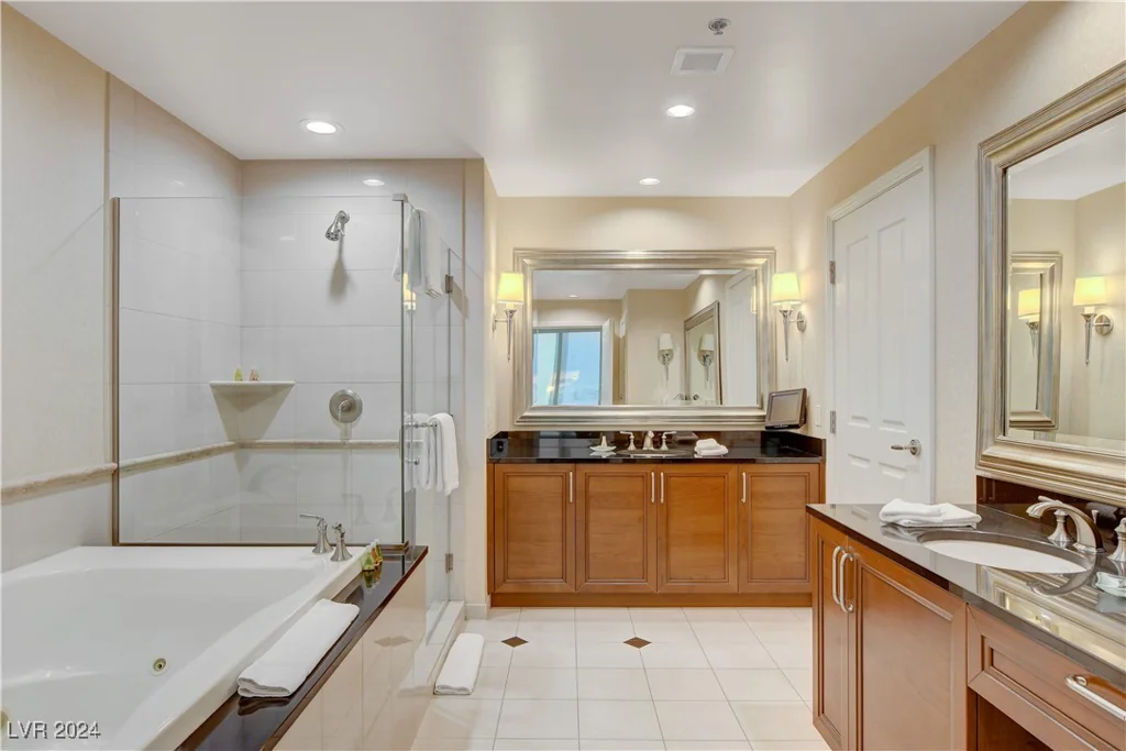 125 Harmon, Las Vegas, NV 89109