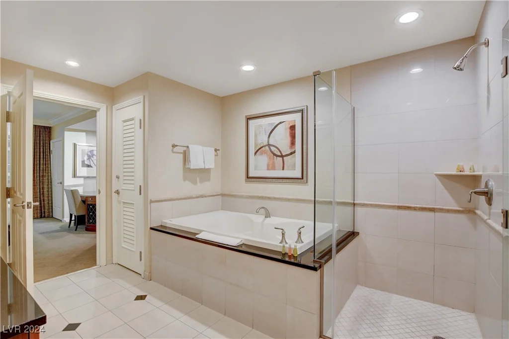 125 Harmon, Las Vegas, NV 89109