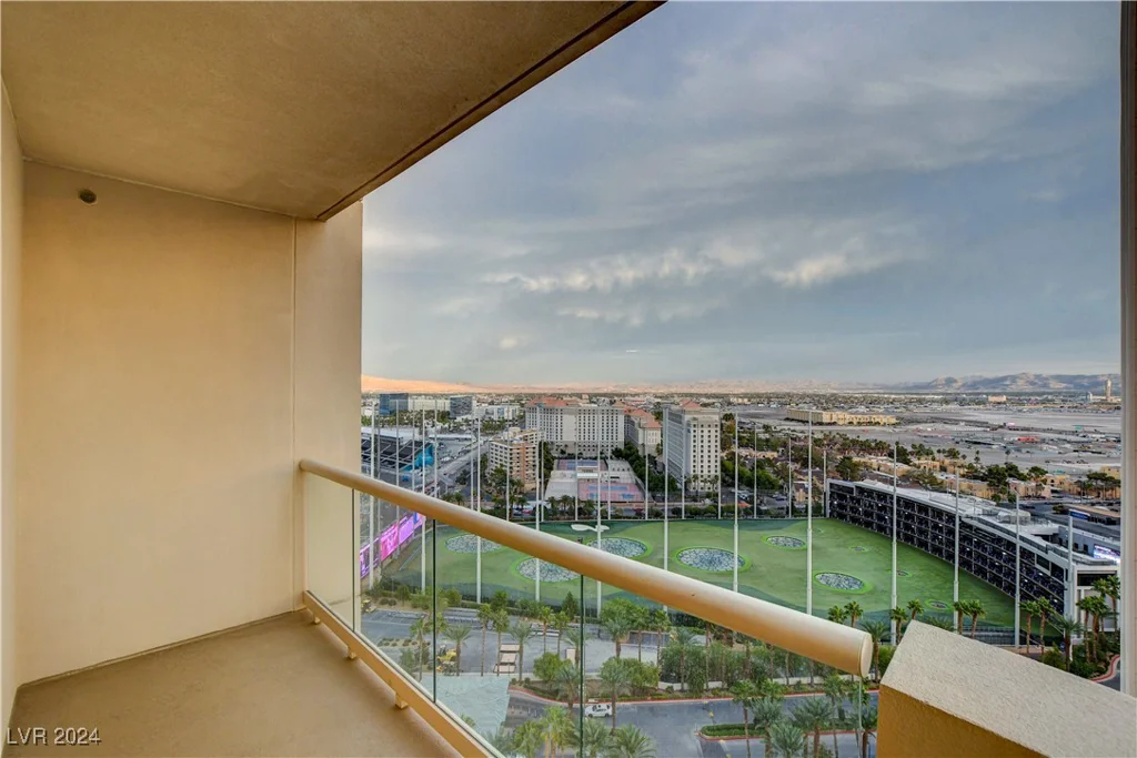 125 Harmon, Las Vegas, NV 89109