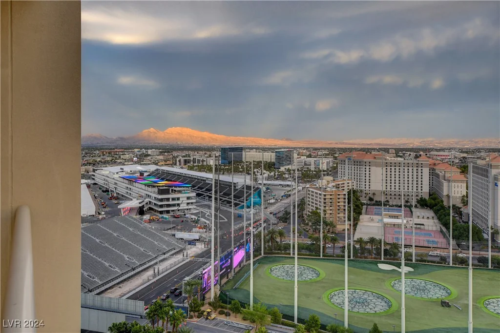 125 Harmon, Las Vegas, NV 89109