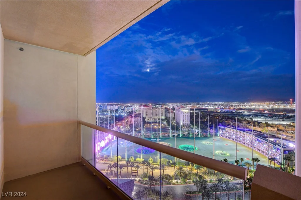125 Harmon, Las Vegas, NV 89109