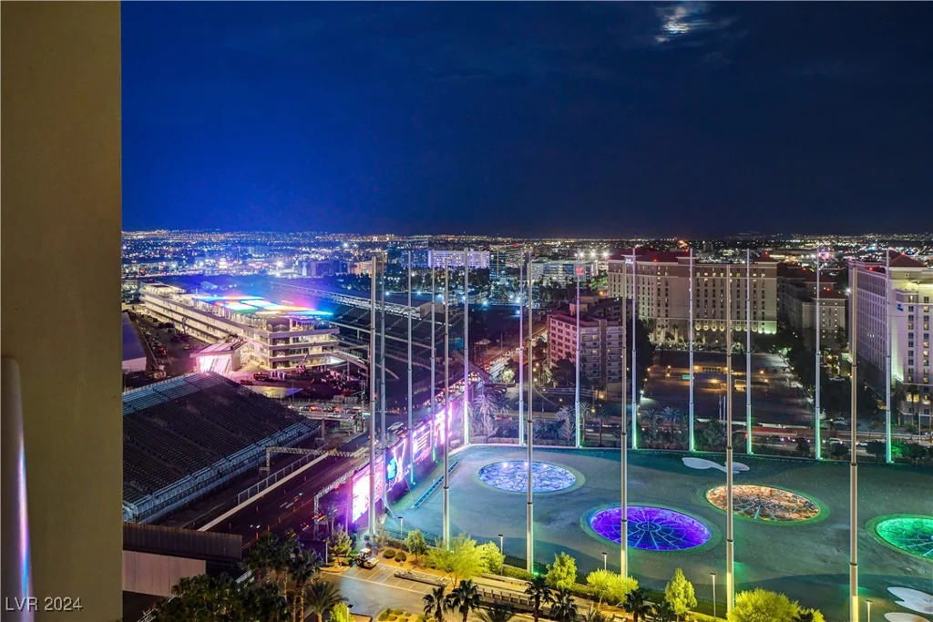 125 Harmon, Las Vegas, NV 89109