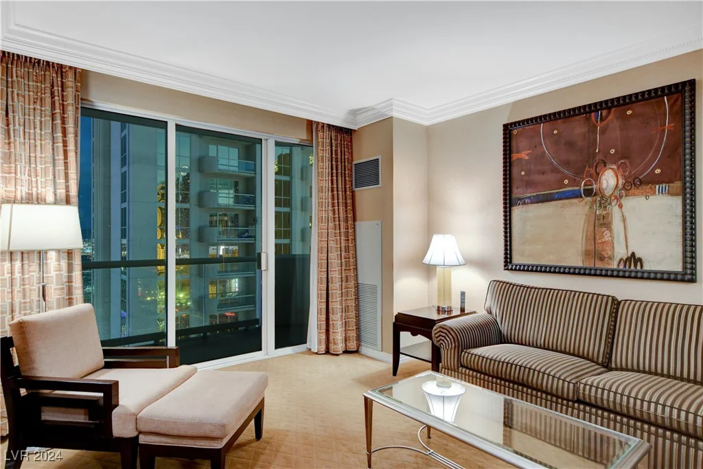 125 Harmon, Las Vegas, NV 89109
