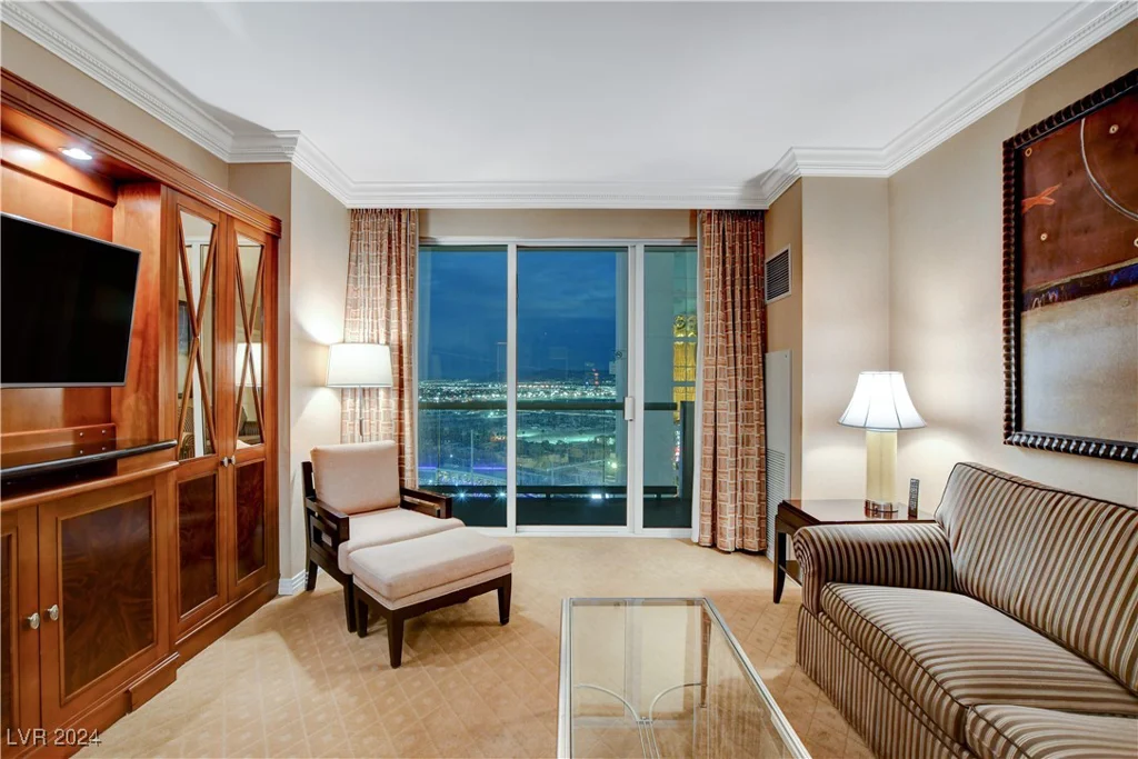 125 Harmon, Las Vegas, NV 89109