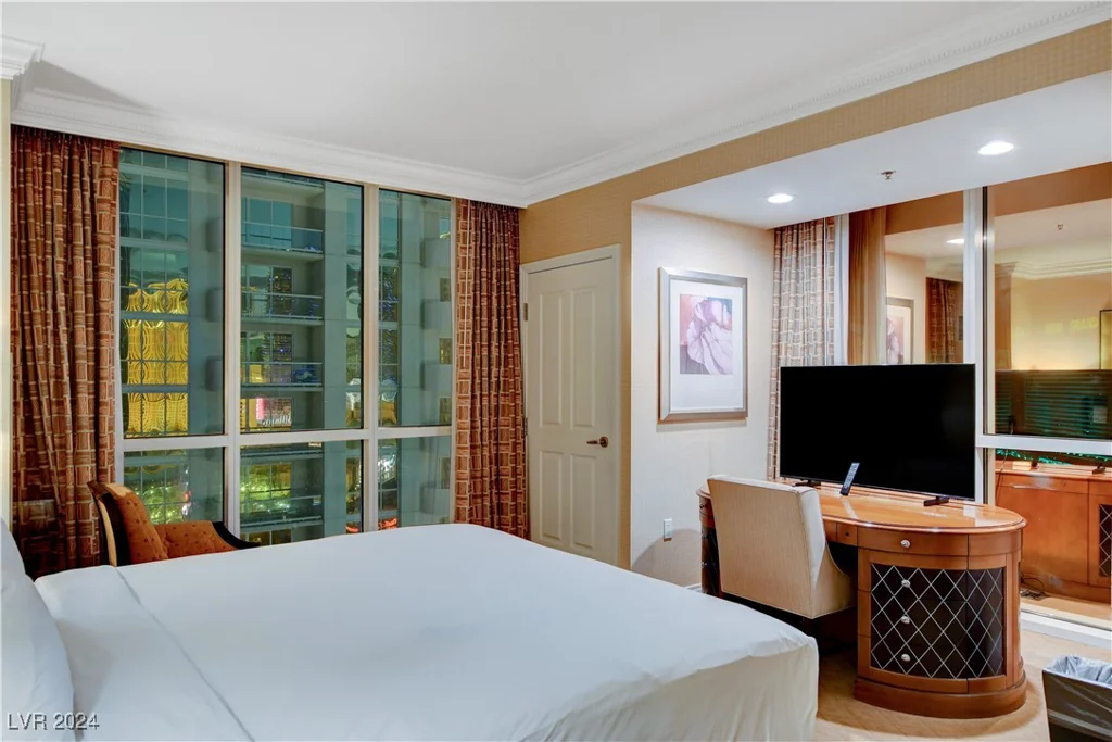 125 Harmon, Las Vegas, NV 89109