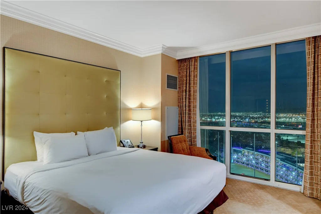 125 Harmon, Las Vegas, NV 89109