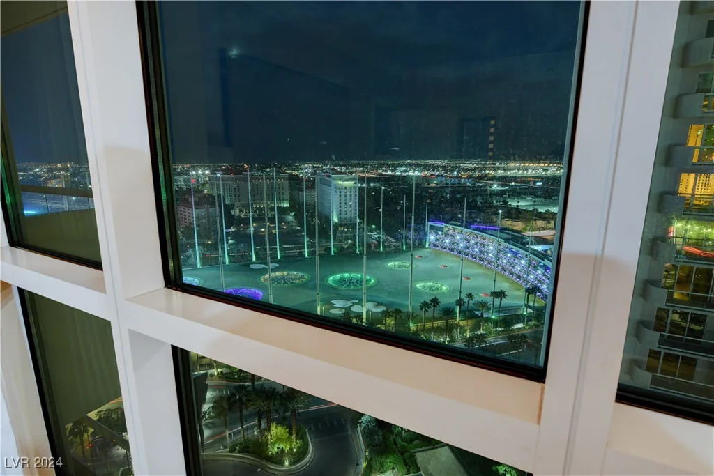 125 Harmon, Las Vegas, NV 89109
