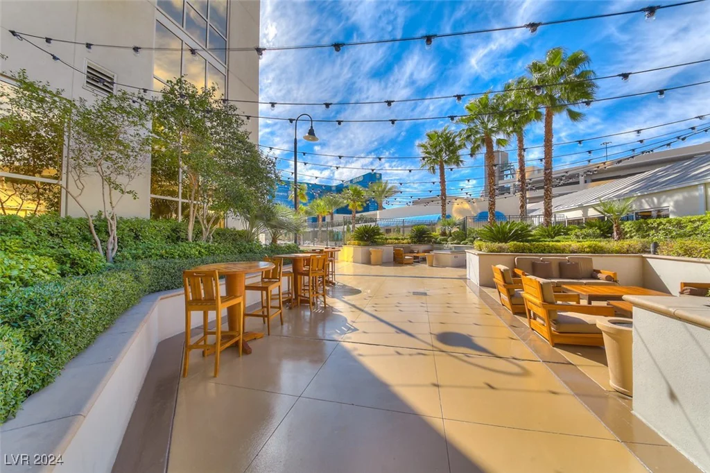125 Harmon, Las Vegas, NV 89109