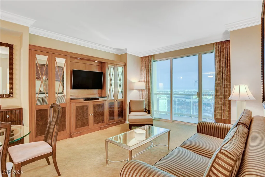 125 Harmon, Las Vegas, NV 89109
