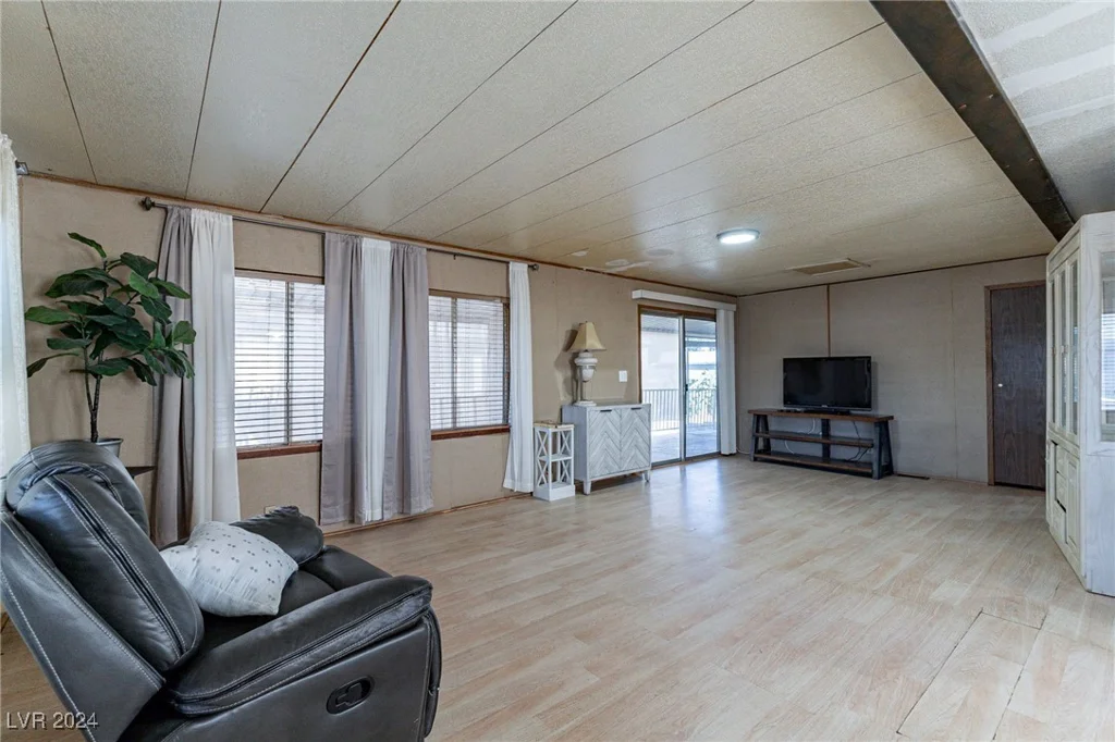 6452 Hartman, Las Vegas, NV 89108