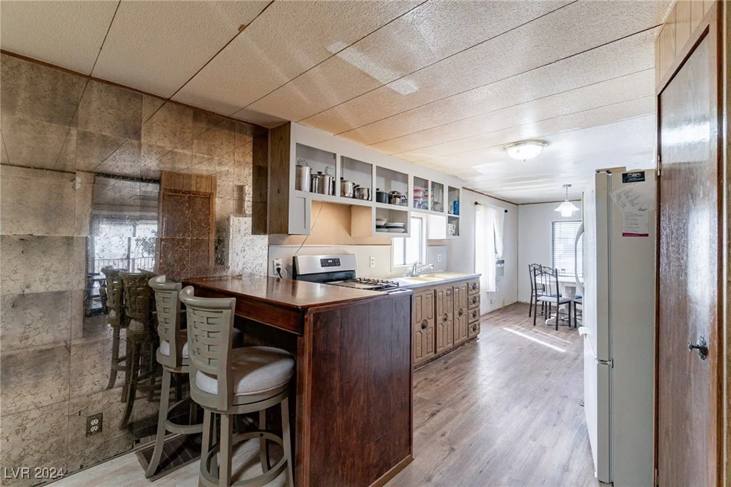 6452 Hartman, Las Vegas, NV 89108