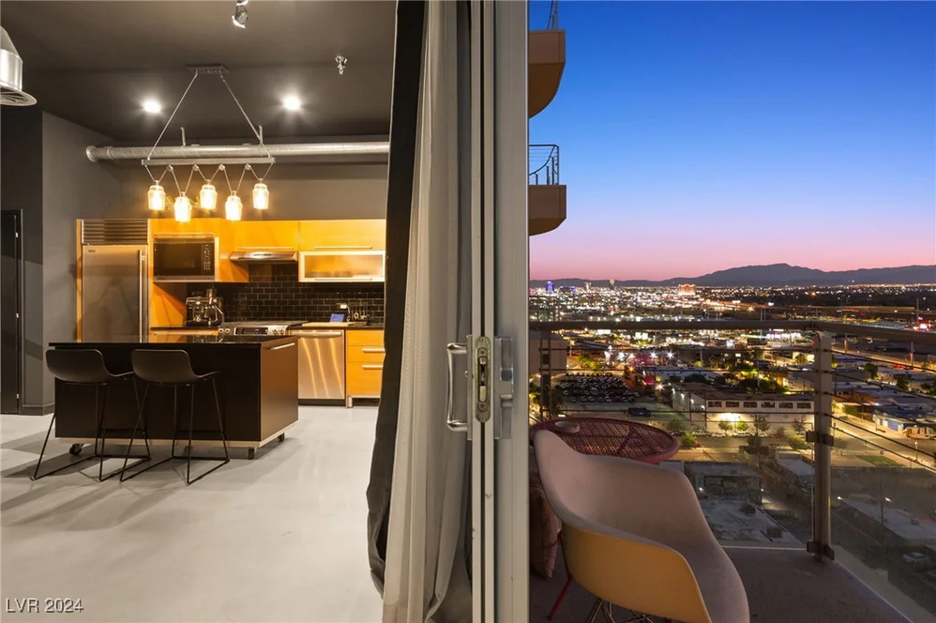 200 Hoover, Las Vegas, NV 89101