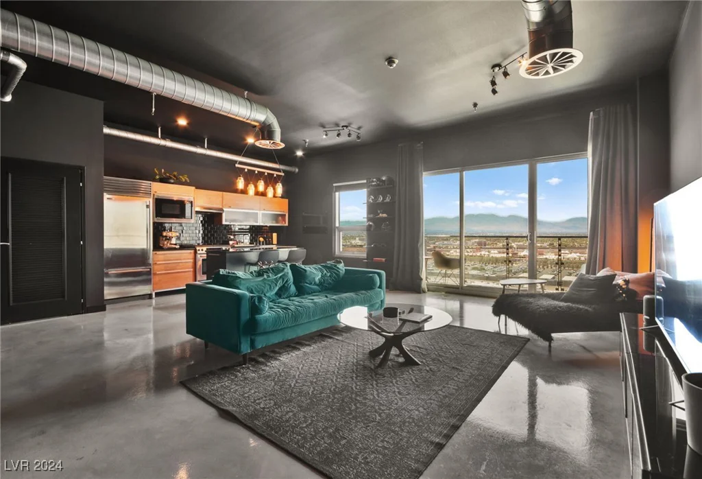 200 Hoover, Las Vegas, NV 89101