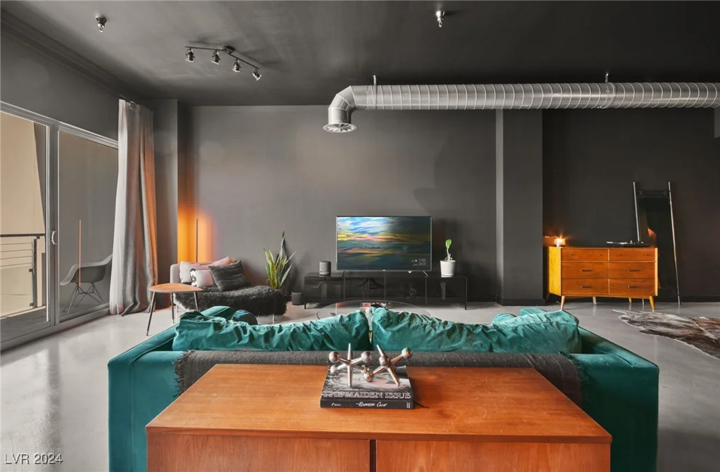 200 Hoover, Las Vegas, NV 89101