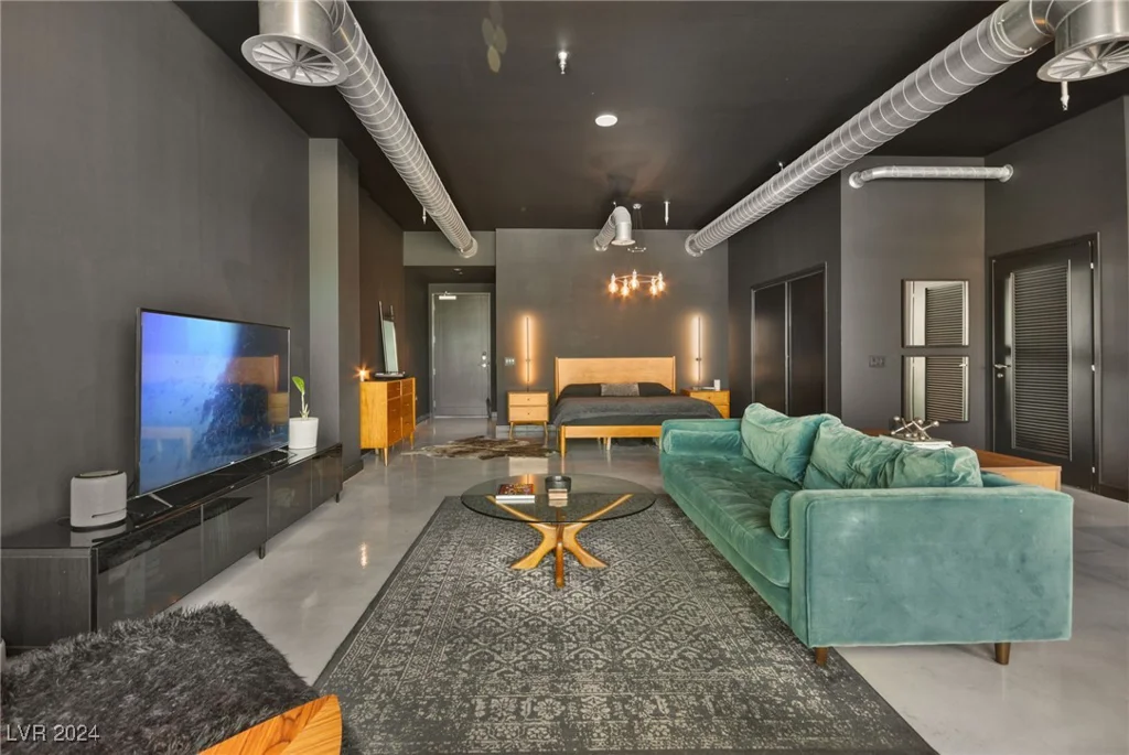 200 Hoover, Las Vegas, NV 89101